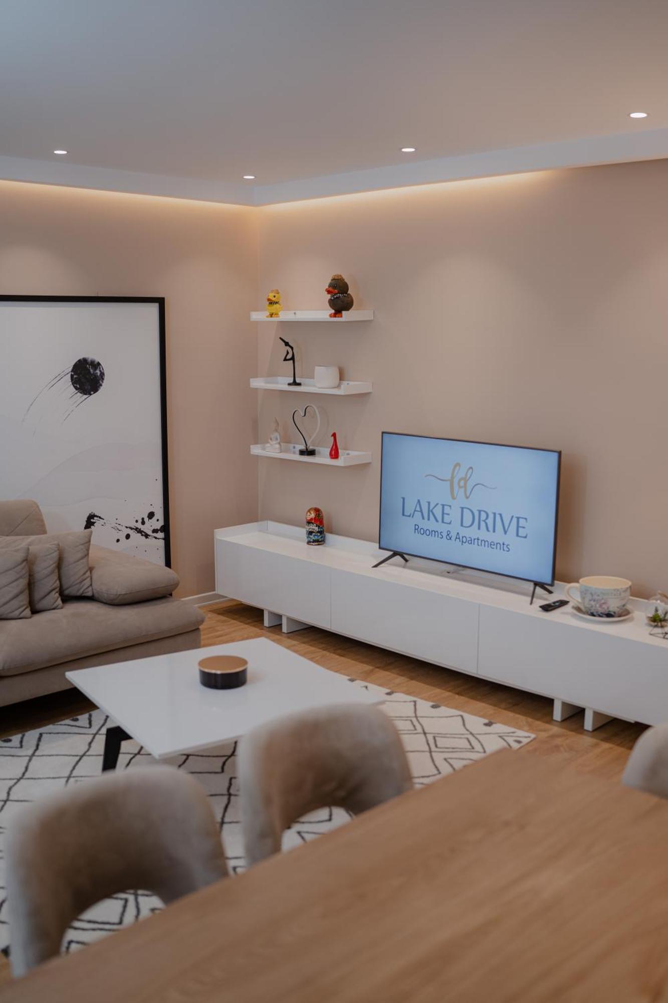 Lake Drive Rooms&Apartments ティラナ エクステリア 写真